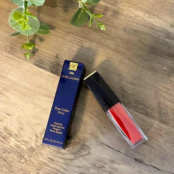 Estee Pure Color Envy Paint-On Liquid LipColor - Picture 2 of 4
